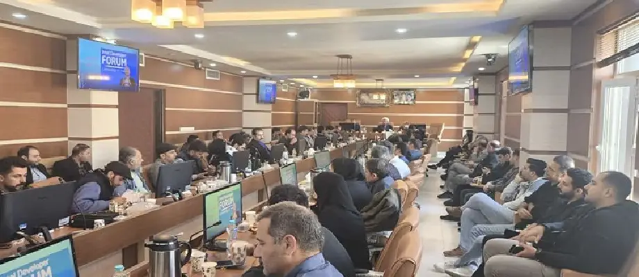 نشست فعالان فضای مجازی