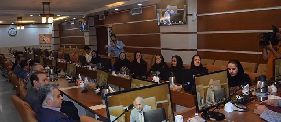 بازدید جمعی از تهیه کنندگان و برنامه سازان صدا و سیمای مرکز کردستان از پارک علم و فناوری