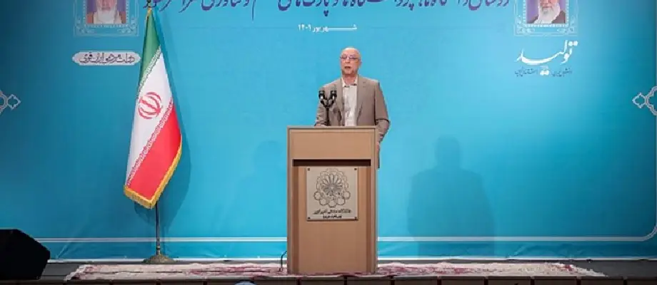 وزیر علوم در جمع خبرنگاران