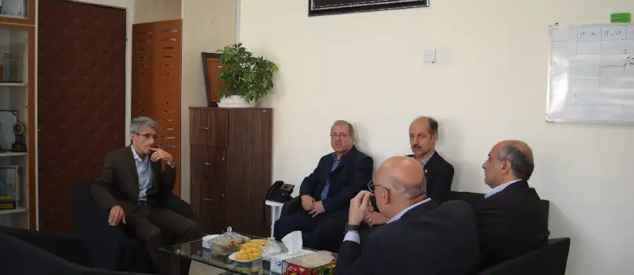دیدار رئیس پارک علم و فناوری کردستان با سرپرست شعب بانک تجارت استان