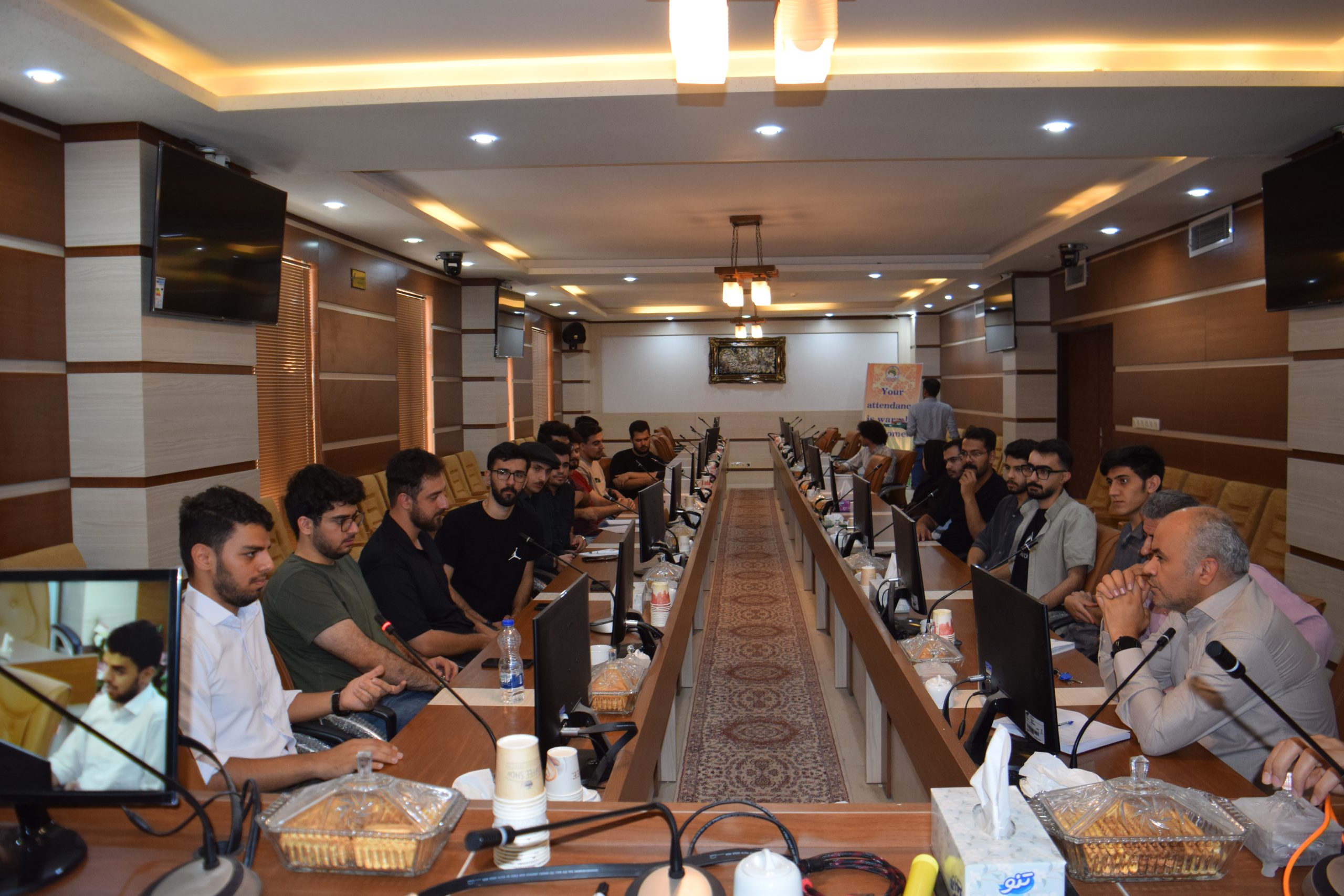 دانشجویان نخبه کردستانی در دانشگاه‌های پایتخت میهمان پارک علم و فناوری کردستان