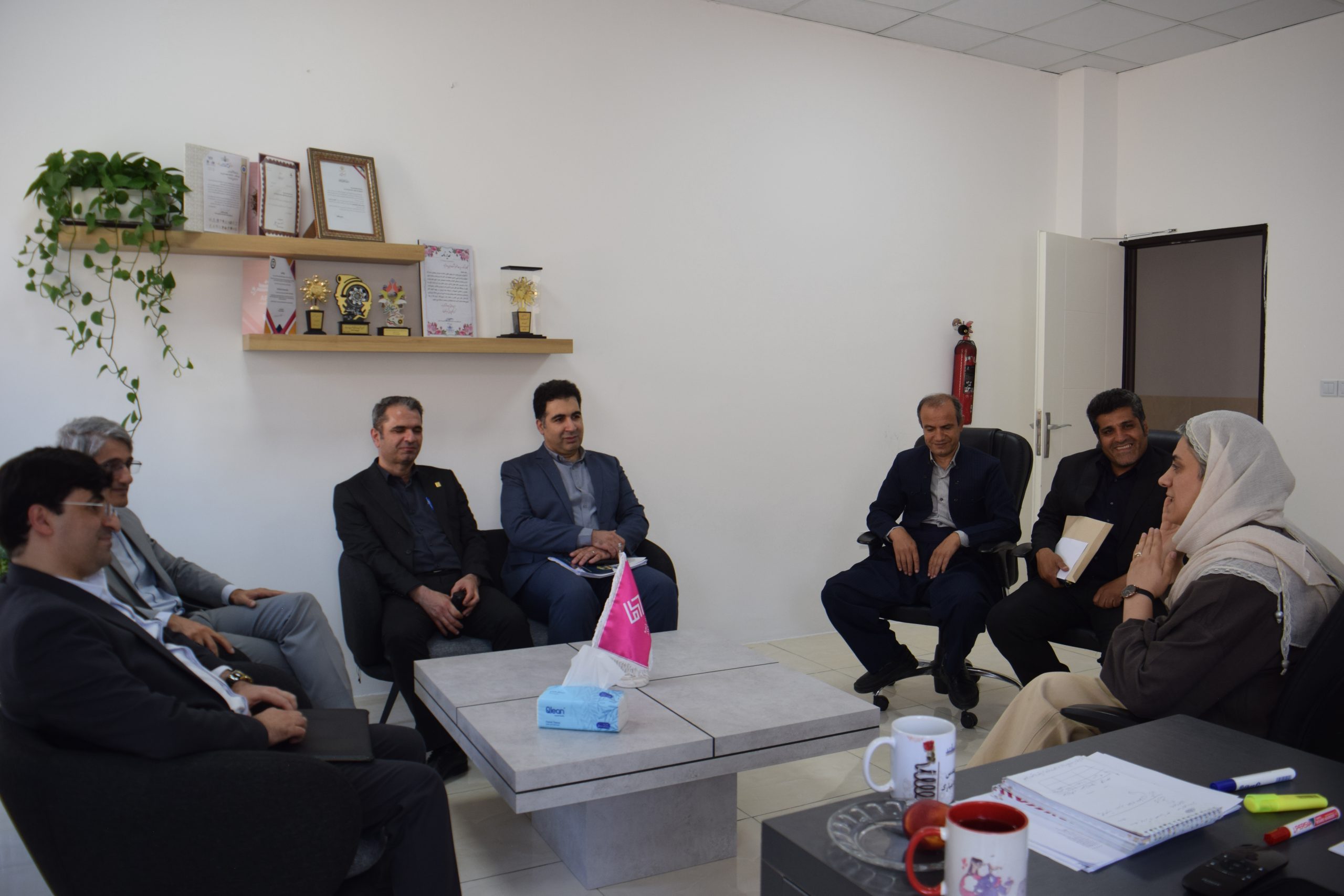 بازدید رئیس دانشگاه گیلان از پارک علم و فناوری کردستان؛ تحسین توانمندی‌های فناورانه و دانش‌بنیان استان